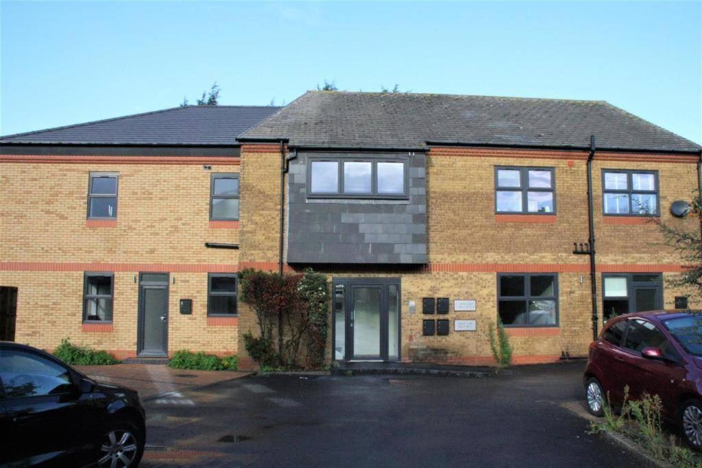 Apartamento Marvellous New Build 2 Bed Flat - 1 Ophelia Court Epsom Exterior foto